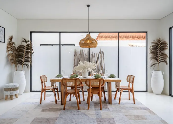 White Manta - Tropical Family Retreat With Pool&outdoor Lounge Улувату