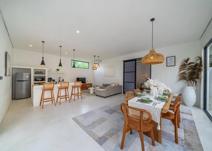 Villa White Manta - Tropical Family Retreat With Pool&outdoor Lounge